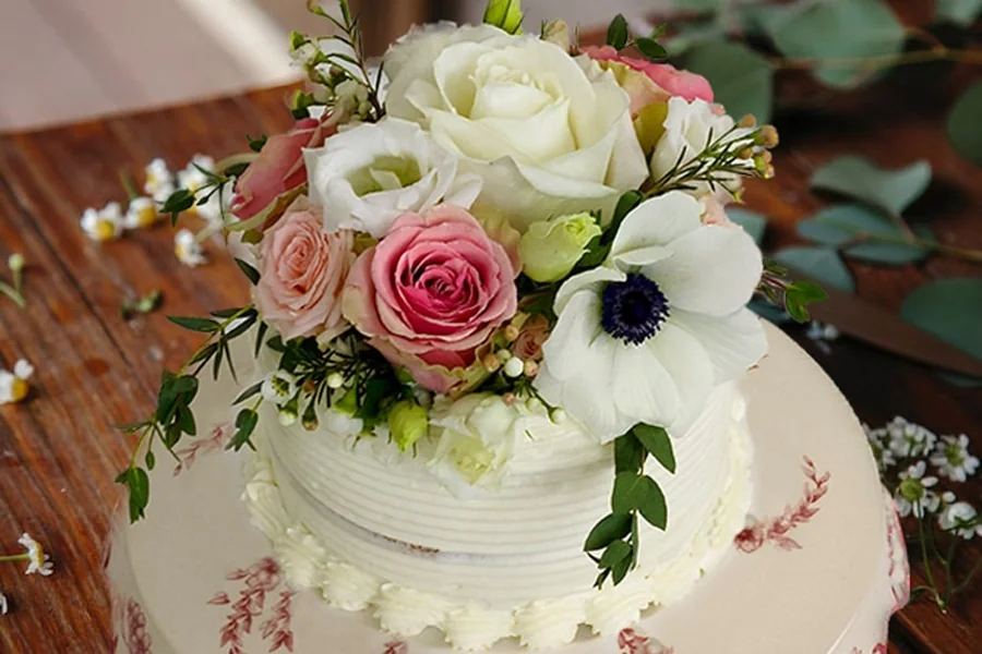 Beautiful Flowers for Cake Decorating A Comprehensive Guide